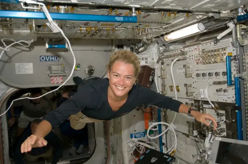 Astronauci w stanie nieważkości