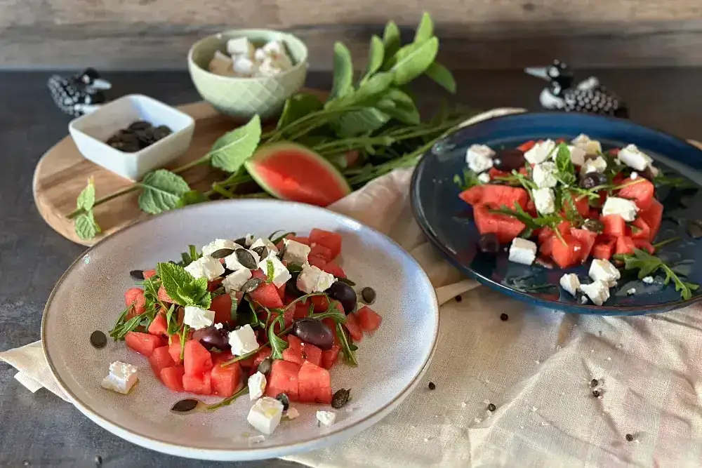 Melonen-Feta-Salat fertig angerichtet
