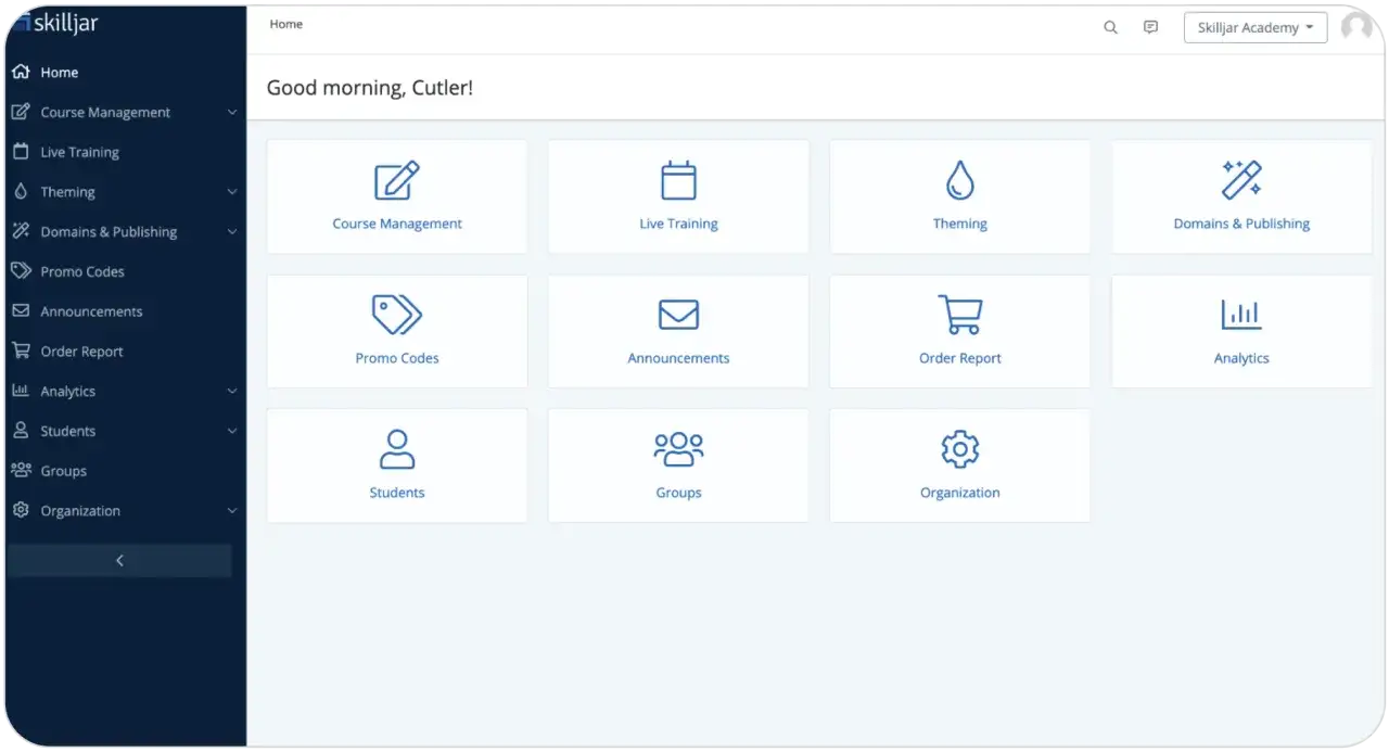 Dashboard di Skilljar con opzioni per gestione corsi, promozioni e altre funzionalit&agrave;. Ideale per chi cerca piattaforme e-learning gratuite.