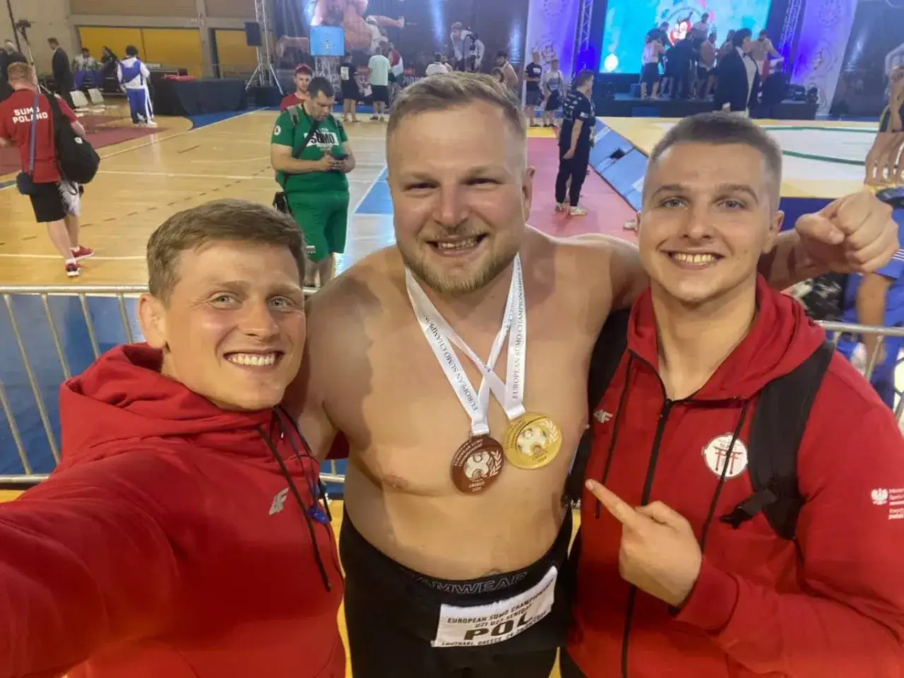 Trzech medalist&oacute;w sumo, jeden z nich zdobył rekord Polski suma.