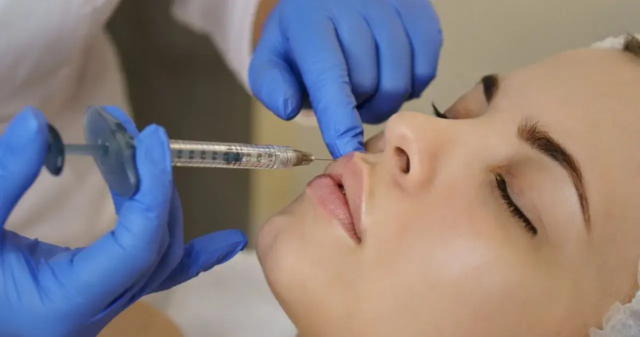 Zdjęcie Serum rewitalizujące: Odkryj sekret promiennej i młodej skóry!