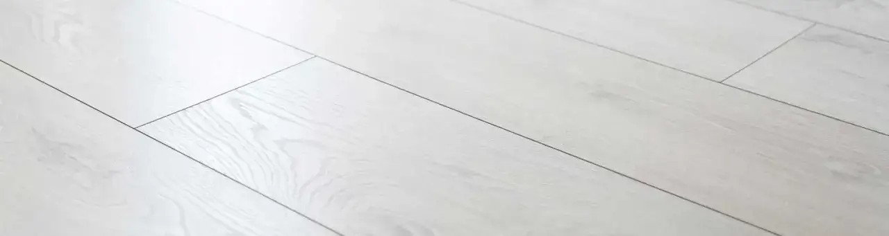 Zdjęcie Panele matowe czy z połyskiem - wybór, który zmieni Twoje wnętrze