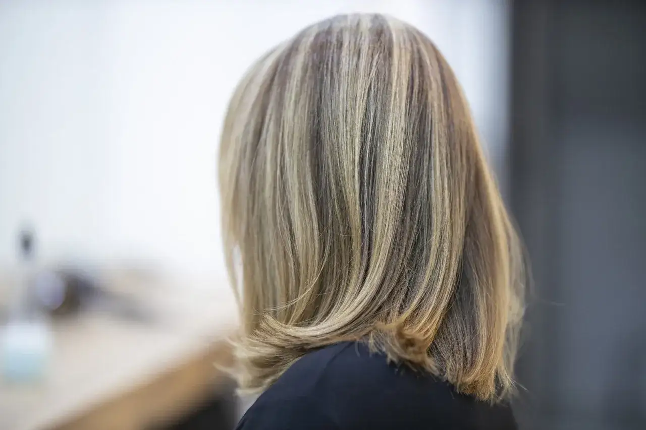 Zdjęcie Jakie są modne fryzury? Odkryj najnowsze trendy i inspiracje