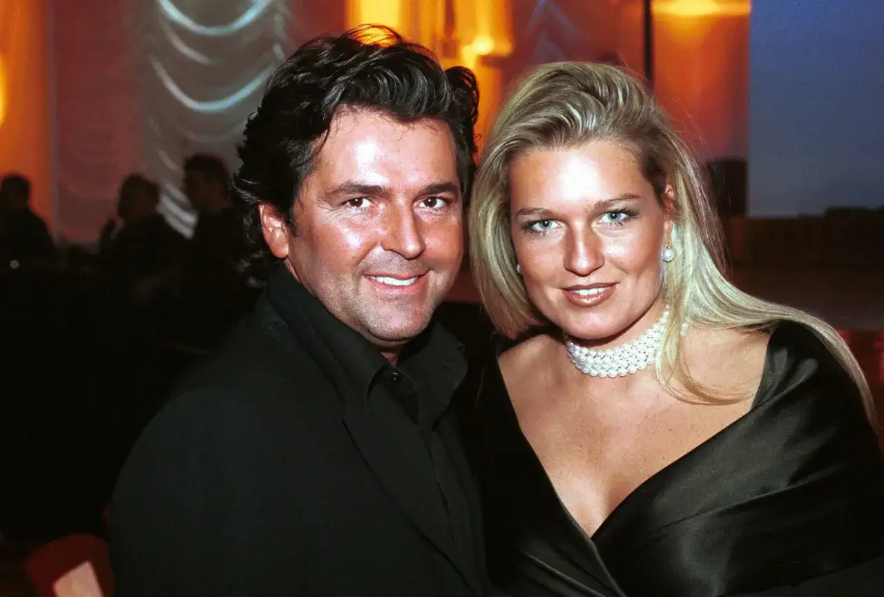 Thomas Anders z żoną z Polski, Norą, na eleganckim evencie.