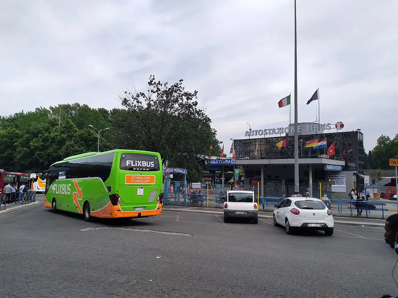 Flixbus Autostazione Tiburtina Rzym zdjęcie z zewnątrz