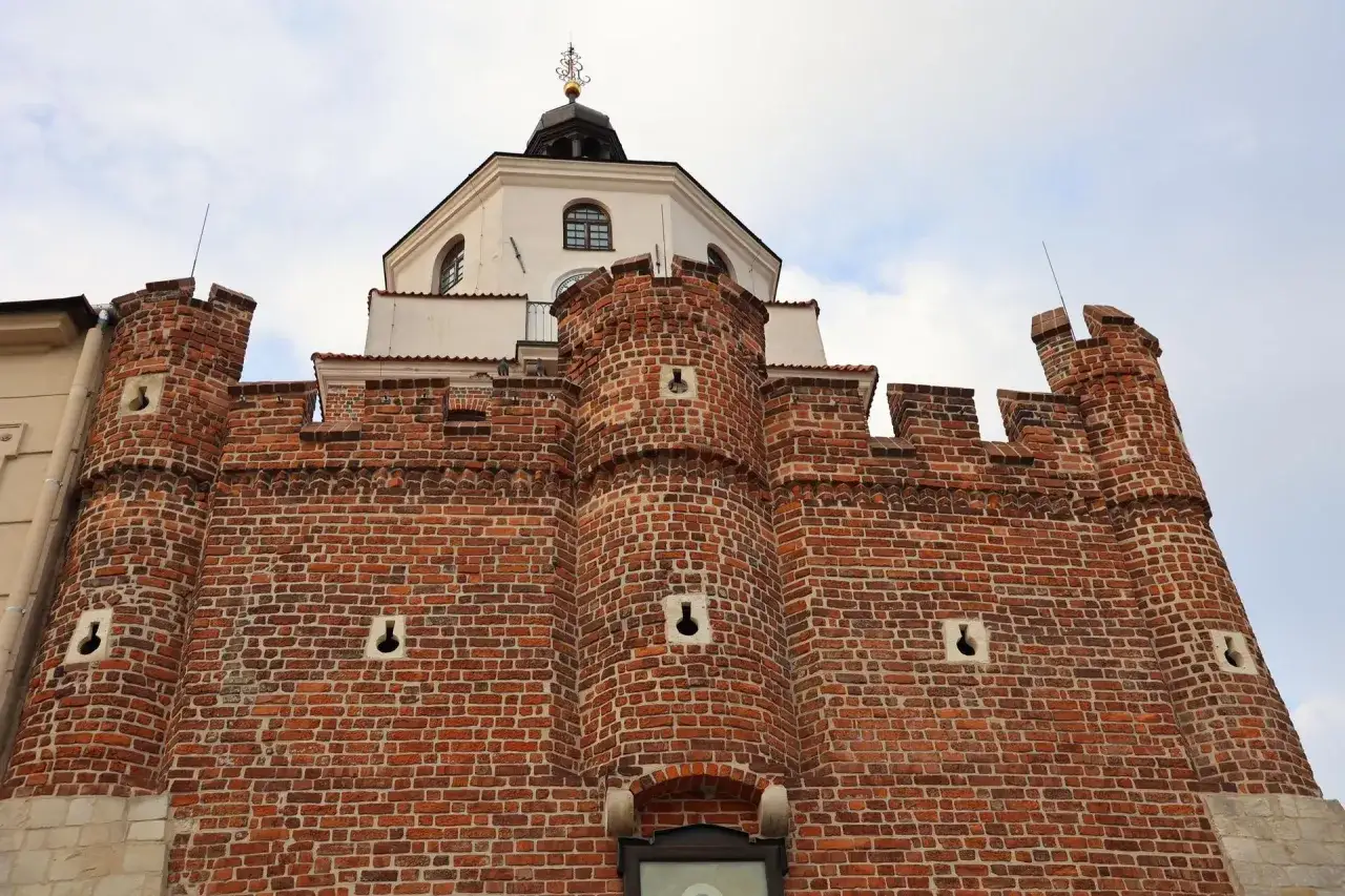Lublin co zobaczyć? Stara Brama i Baszta Gotycka, fragment murów obronnych.
