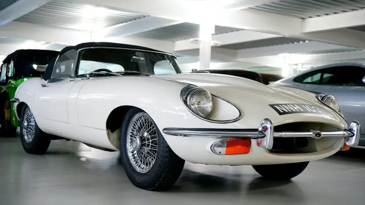 Biały klasyk, Jaguar E-Type. Prawda o rzekomym zakazie naprawiania aut starszych niż 20 lat w autoryzowanych serwisach.