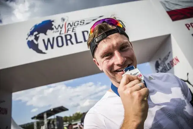 Kuba Wesołowski Wings for Life