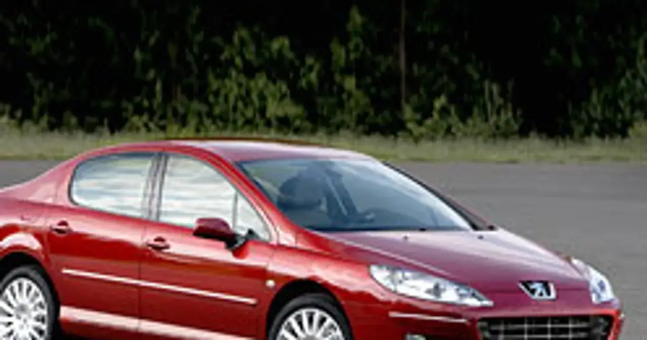 Peugeot 407 2.0 HDi na stacji paliw