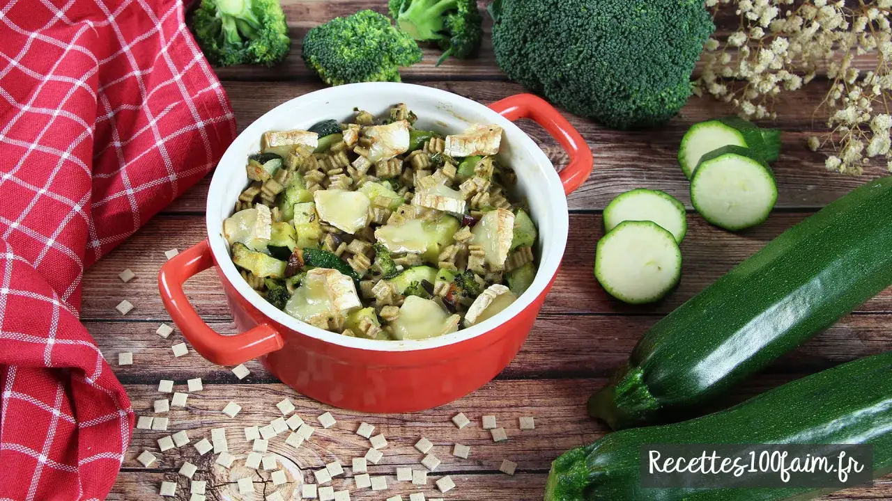 Un d&eacute;licieux gratin de crozet aux courgettes et au fromage fondant, entour&eacute; de brocolis frais et de crozets.