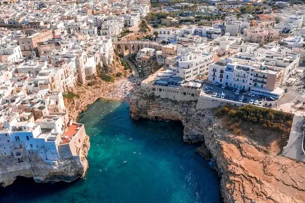 Polignano a Mare Lama Monachile vista aerea