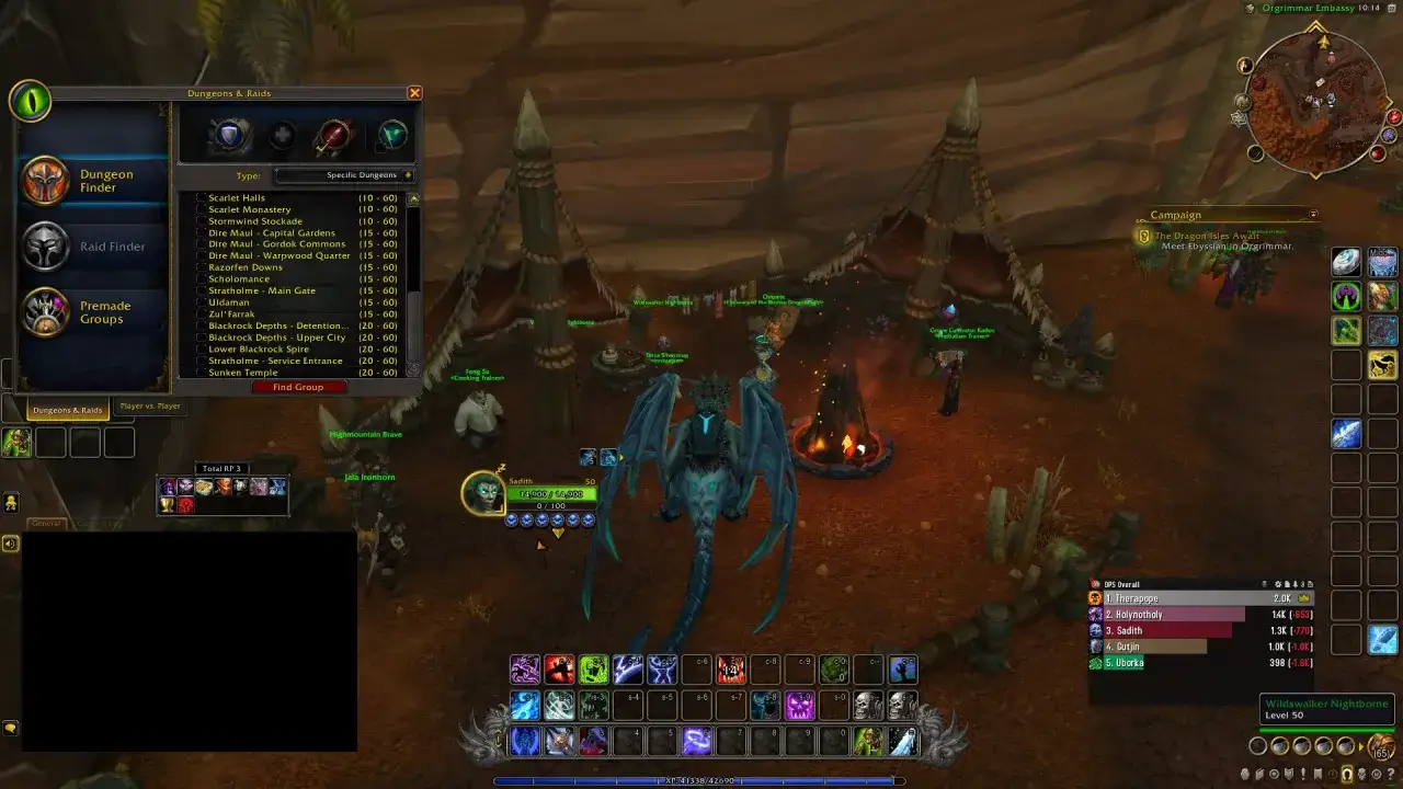 Smok w grze World of Warcraft, otwarte okno z listą loch&oacute;w i rajd&oacute;w.