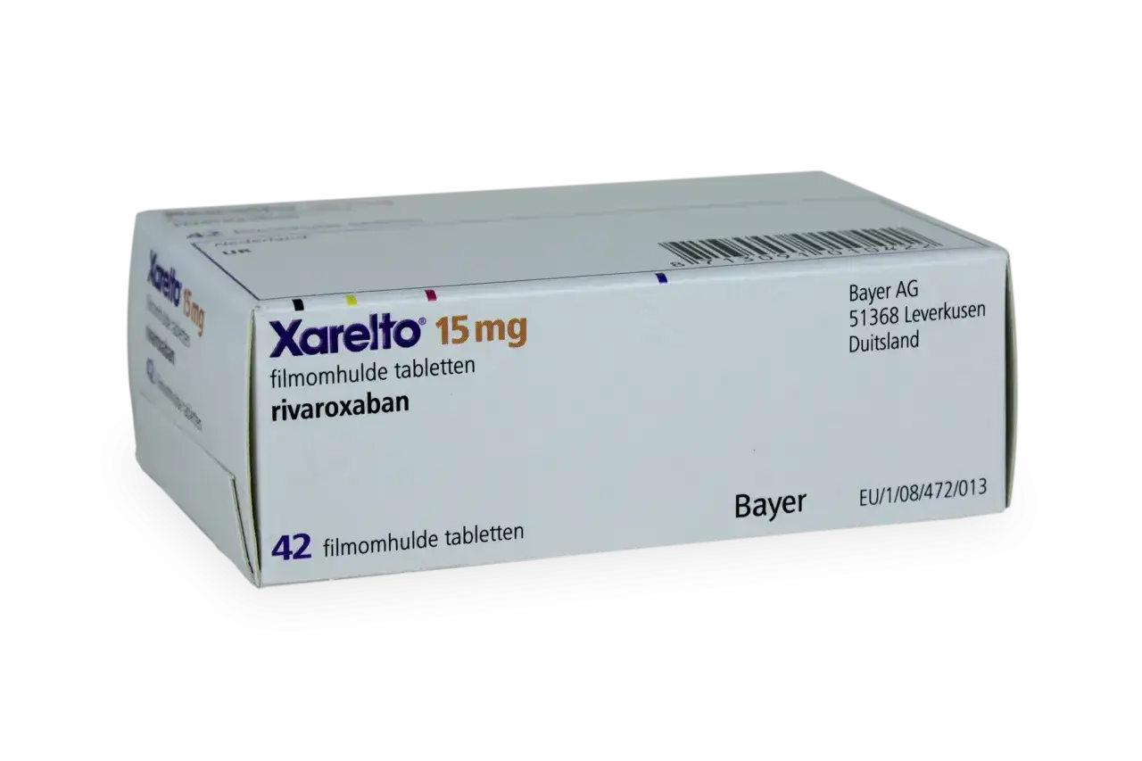 Opakowanie leku Xarelto 15 mg, zawierające 42 tabletki powlekane z substancją czynną rivaroxaban. Producent: Bayer AG.