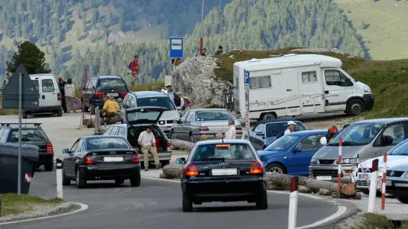 Verkehrsstau Bergstraße Overtourism
