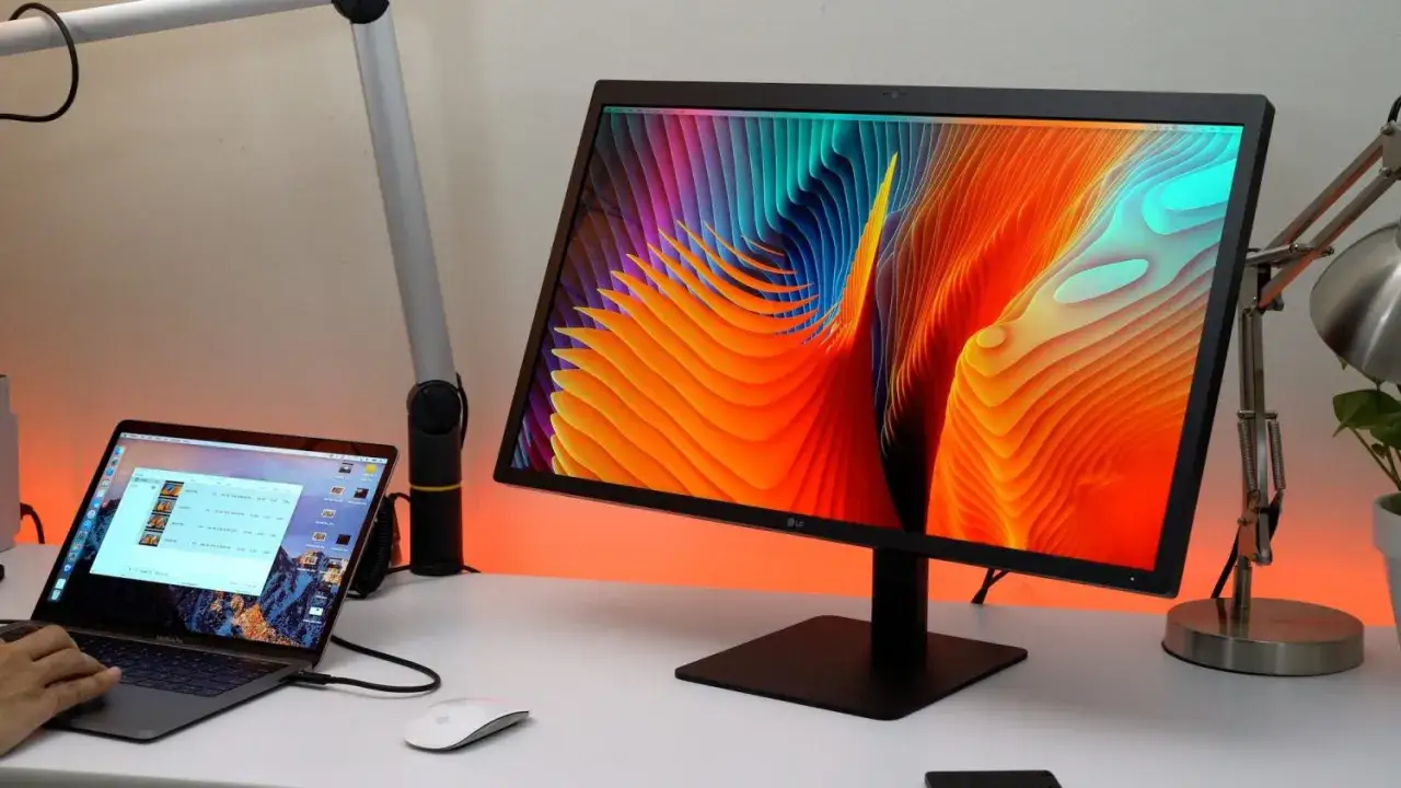 Monitor USB-C Thunderbolt MacBook
