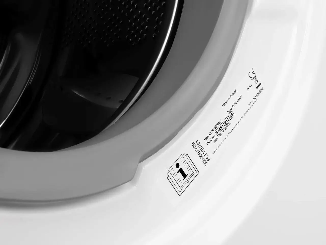 Tabliczka znamionowa pralki Whirlpool 6th Sense z numerem modelu EW6F328WU. Instrukcja obsługi pomoże Ci w pełni wykorzystać jej możliwości.