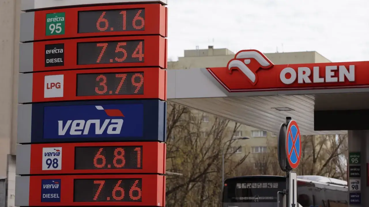 Ceny paliw na Orlenie: Efecta 95 za 6.16, Efecta Diesel za 7.54, LPG za 3.79. Verva Diesel kosztuje 7.66.