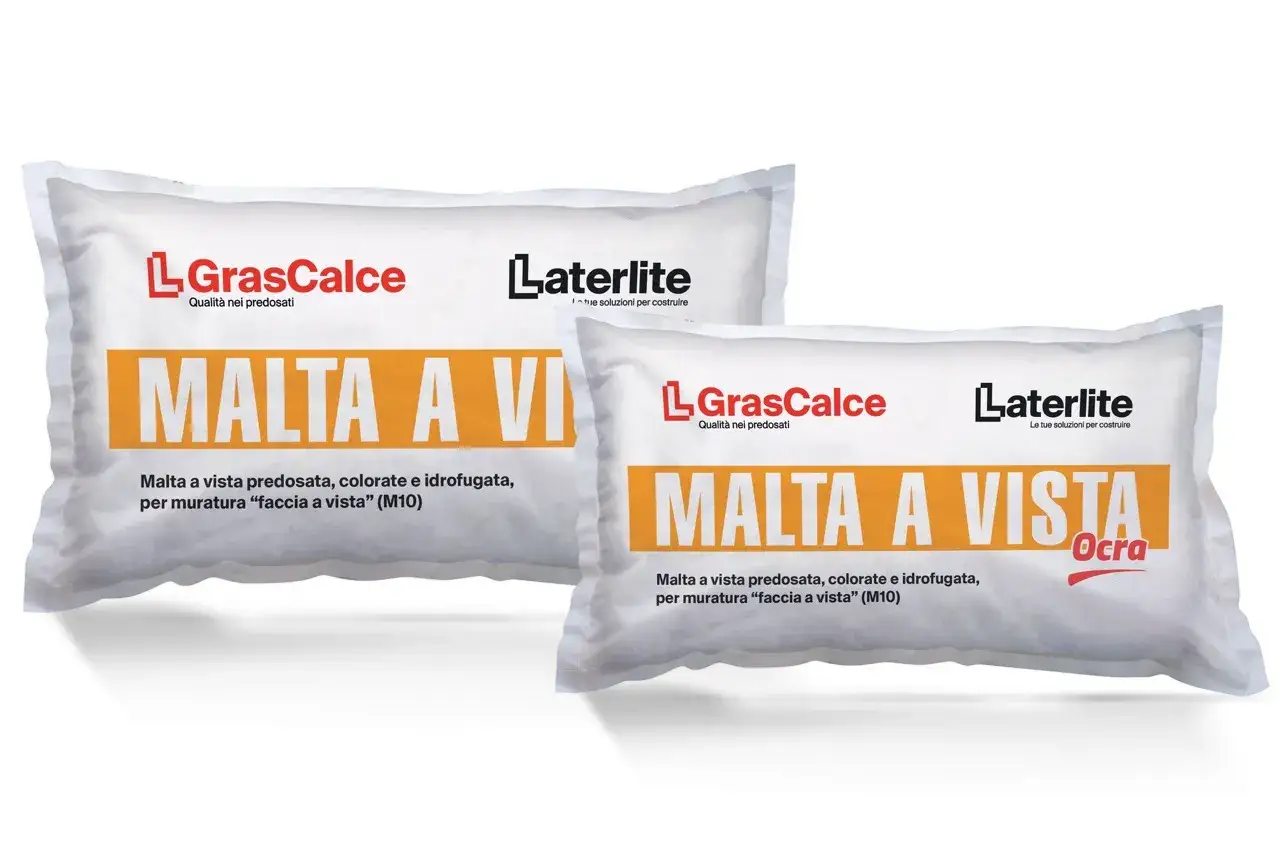 Due sacchi di malta per tufo a faccia vista, predosata, colorata e idrofugata, per murature.