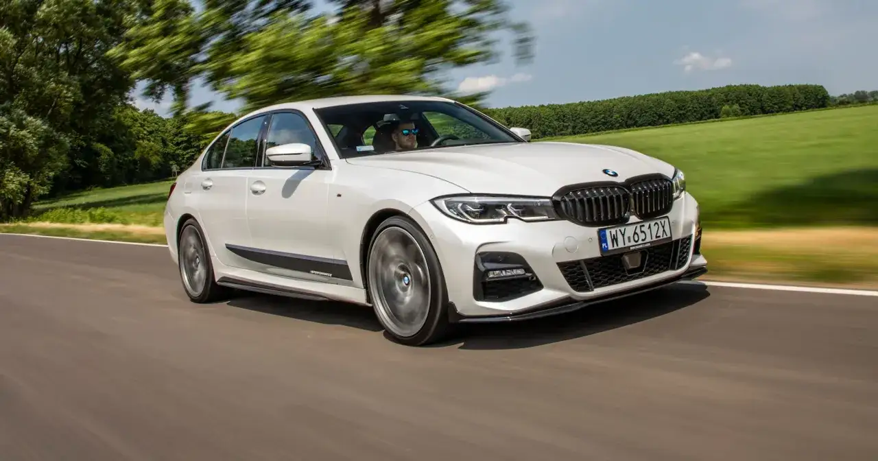 BMW G20 ze spoilerem M Performance