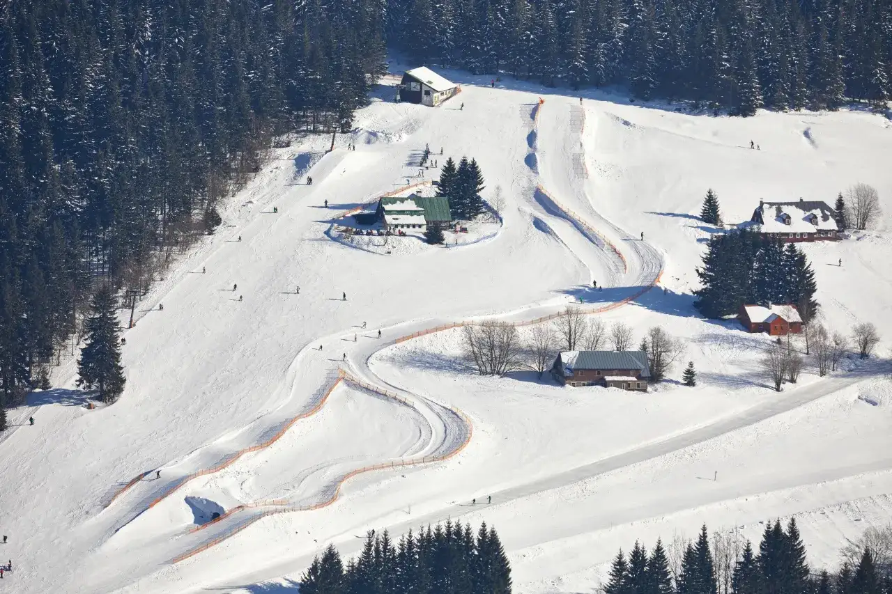 SkiResort ČERNÁ HORA - PEC narty