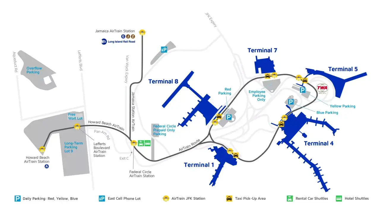 Mapa lotniska JFK z terminalami 1, 4, 5, 7, 8, parkingami i stacjami AirTrain.