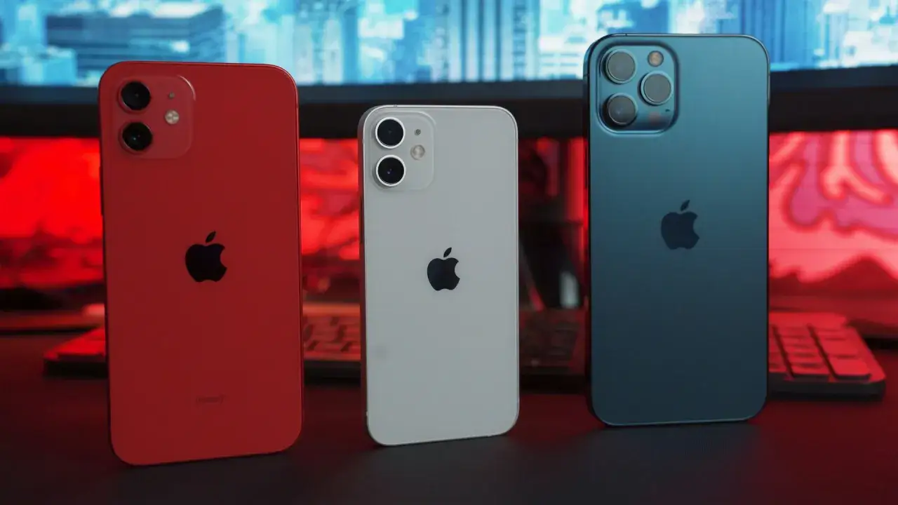 Trzy iPhone'y w kolorach czerwonym, białym i granatowym. Czy to najnowszy iPhone?