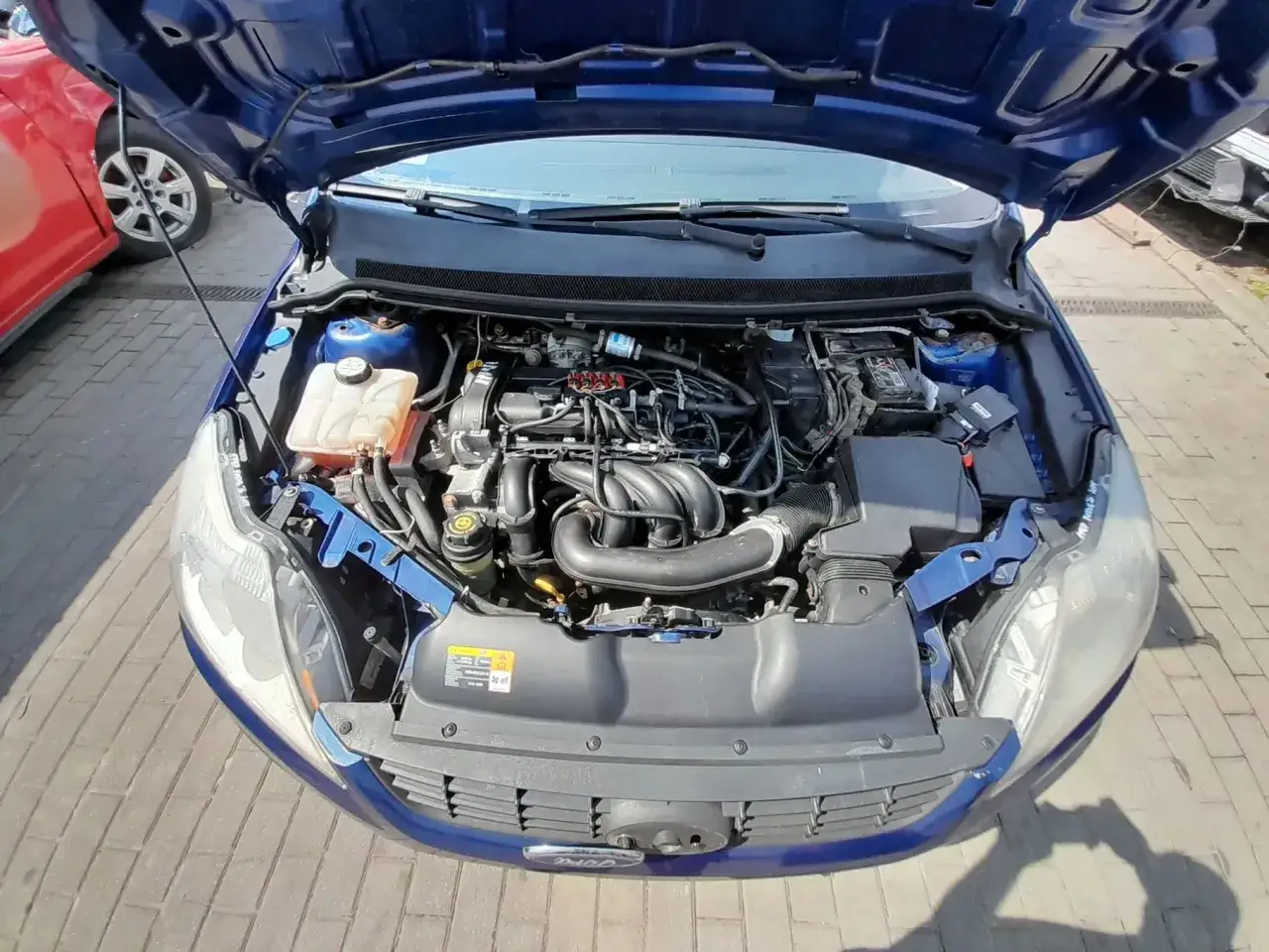 Silnik Ford Focus MK2 1.6 benzyna, czysty i zadbany, gotowy do jazdy.