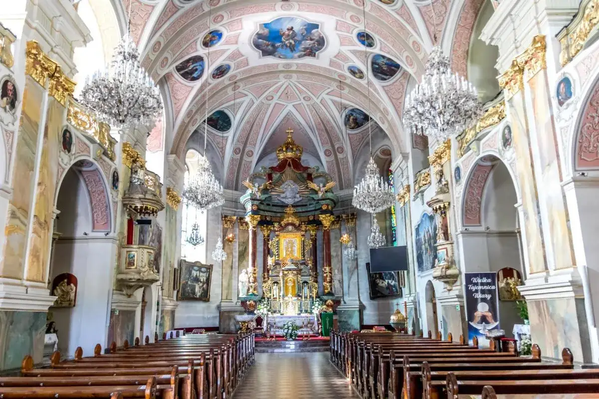 Zdjęcie Sanktuarium Skalmierzyce: Historia, msze i tajemnice kultu Maryi