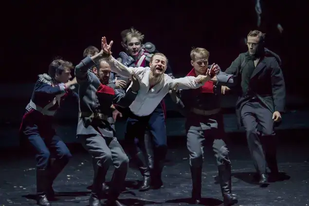 Zdjęcie Kordian w Teatrze Narodowym: Jak reżyseria zmienia klasykę?