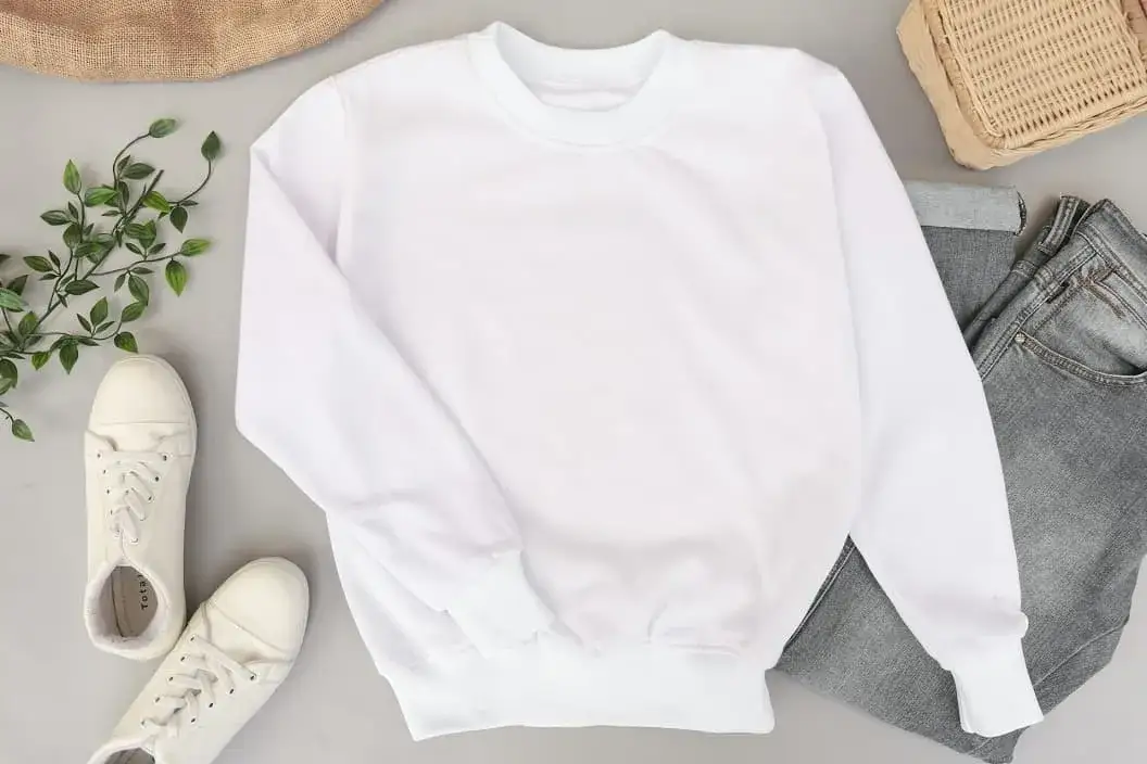 Różne typy bluz crewneck damskich i męskich