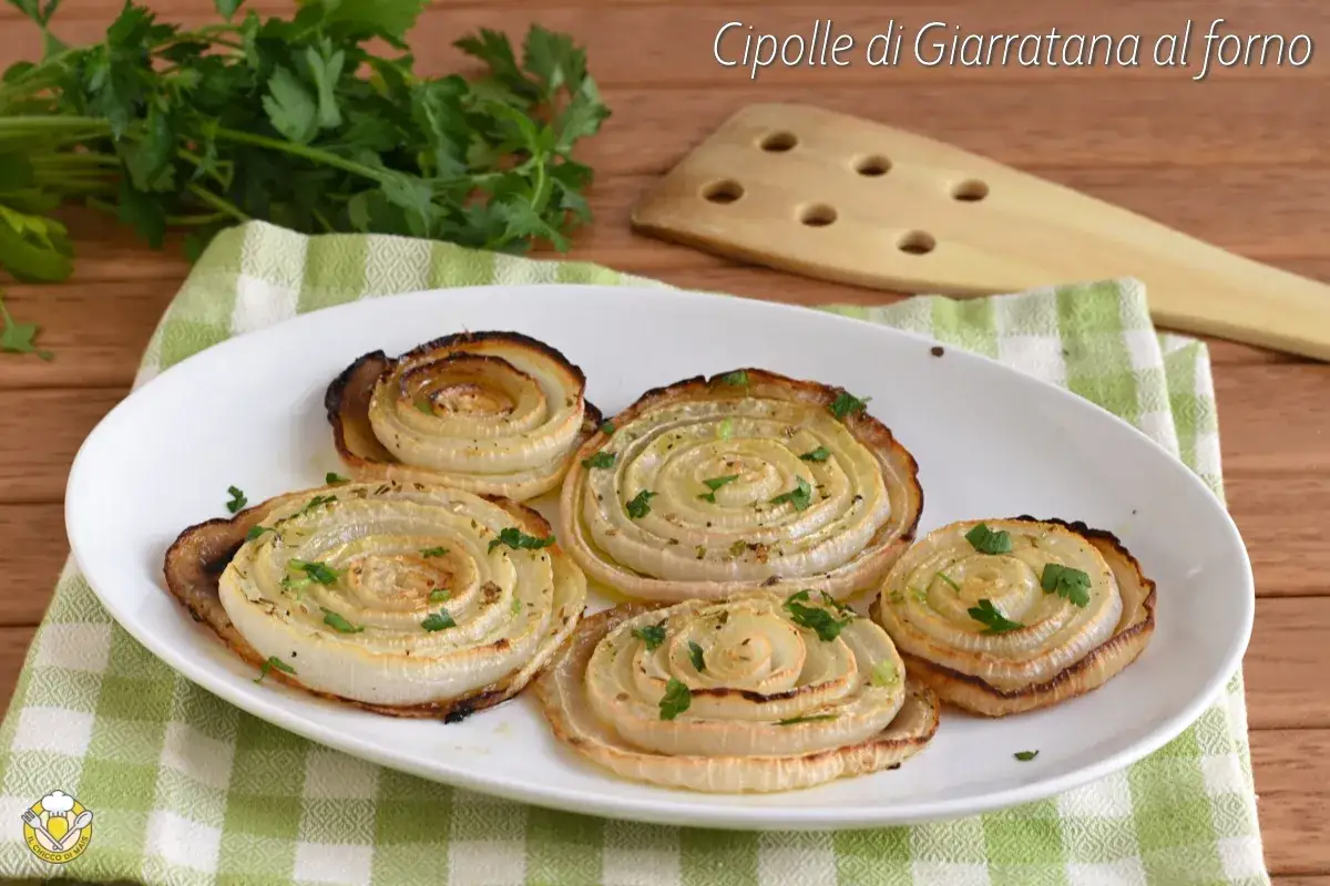 Cipolle di Giarratana al forno, un piatto semplice e gustoso, perfetto per scoprire le ricette tradizionali siciliane.