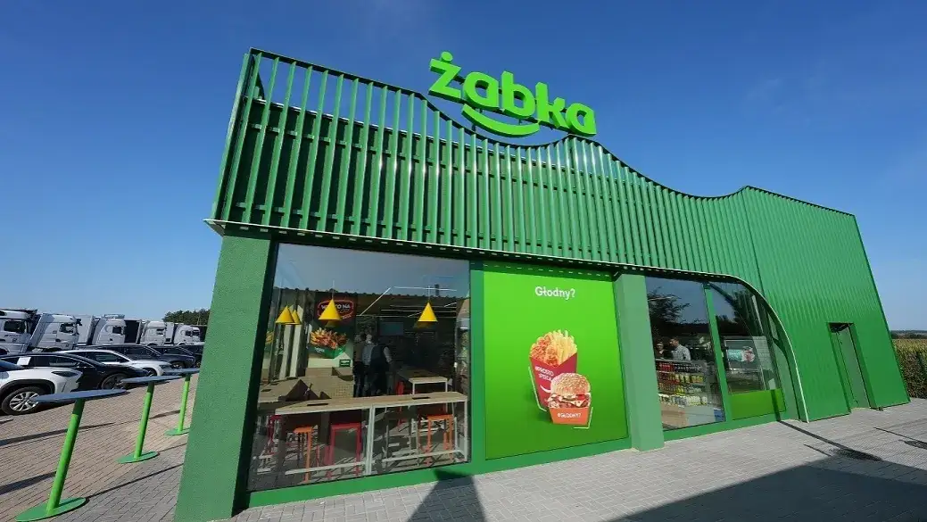 Żabka sklep fasada