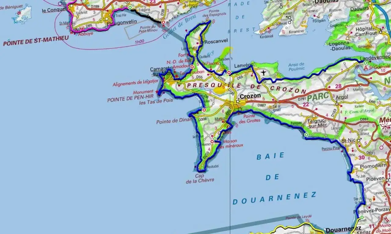 Carte de la presqu'île de Crozon, montrant les routes, les villages et les sites touristiques comme la Pointe de Pen-Hir.