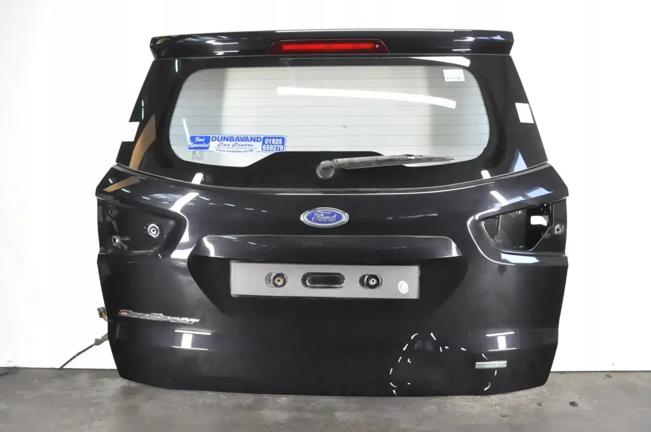 Czarna klapa bagażnika do Ford EcoSport 2018 z naklejką 