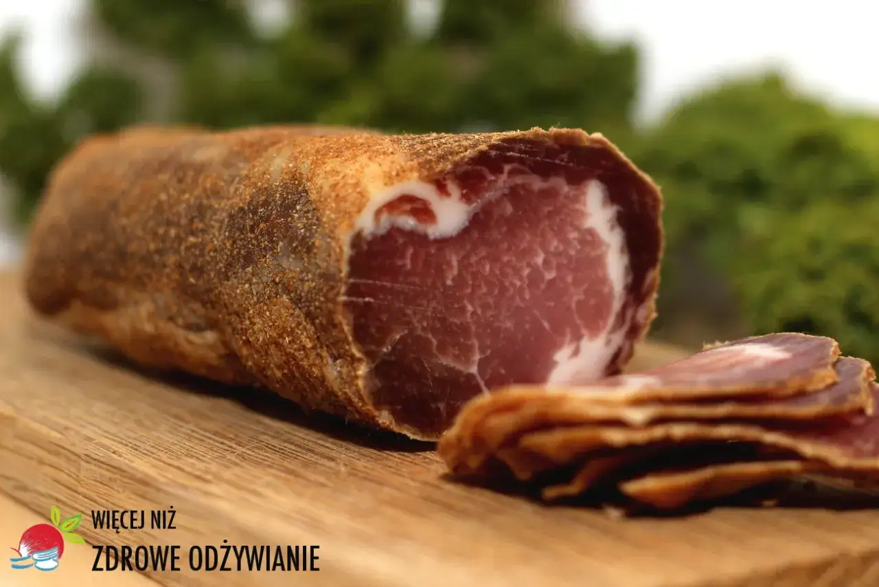 Suszone mięso wołowe, idealne na przekąskę. Poznaj nasz prosty beef jerky przepis i ciesz się smakiem!