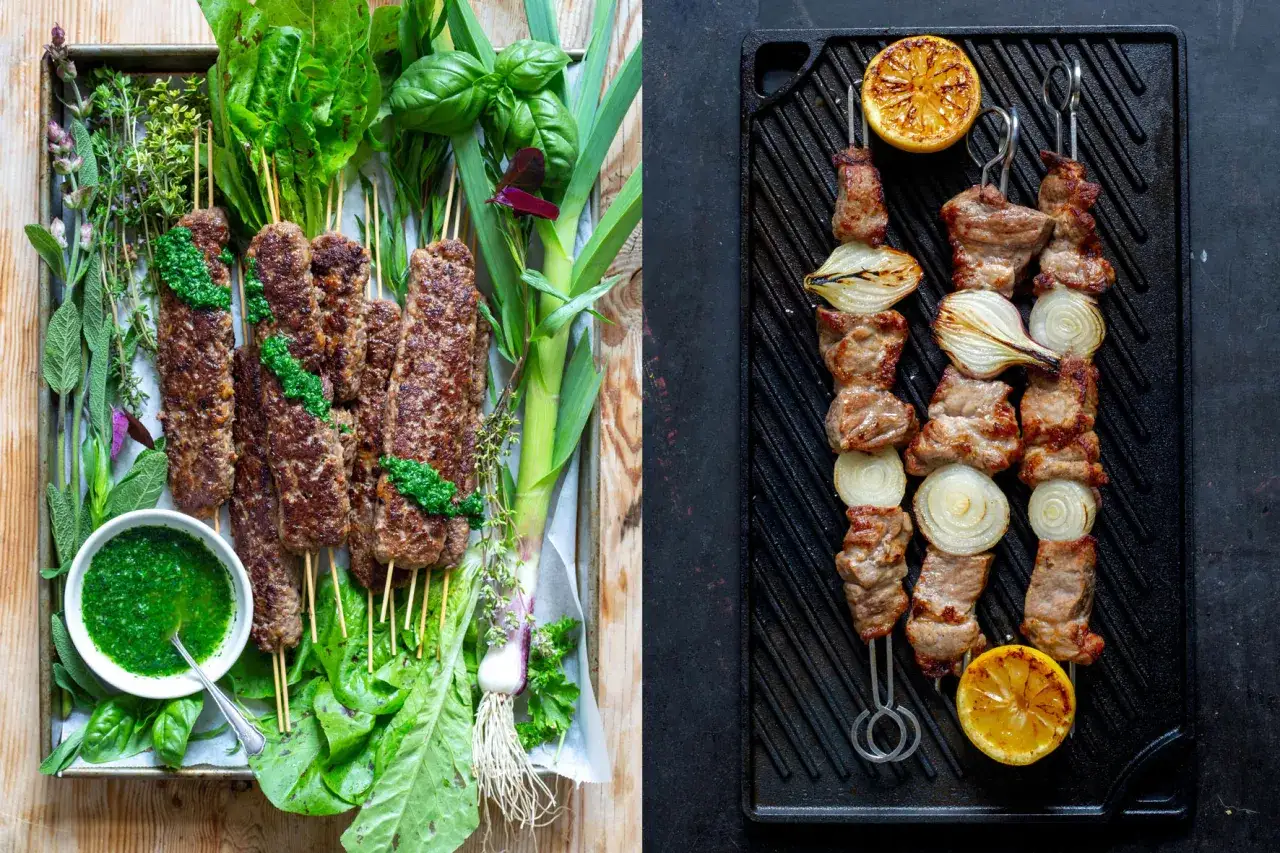 Köttspett med örtsås och grillade spett med lök och citron. Ett perfekt gyros recept för sommaren.