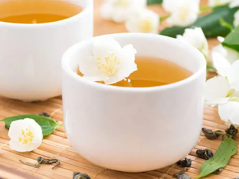 tabela porównawcza właściwości herbat zielona biała czarna matcha pu-erh oolong