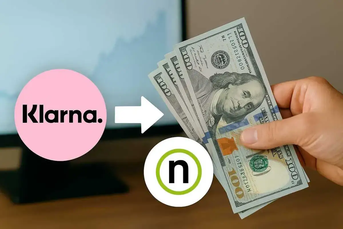 Klarna co to? Płatność w ratach z Klarną i logo N. Dolarowe banknoty w ręce.