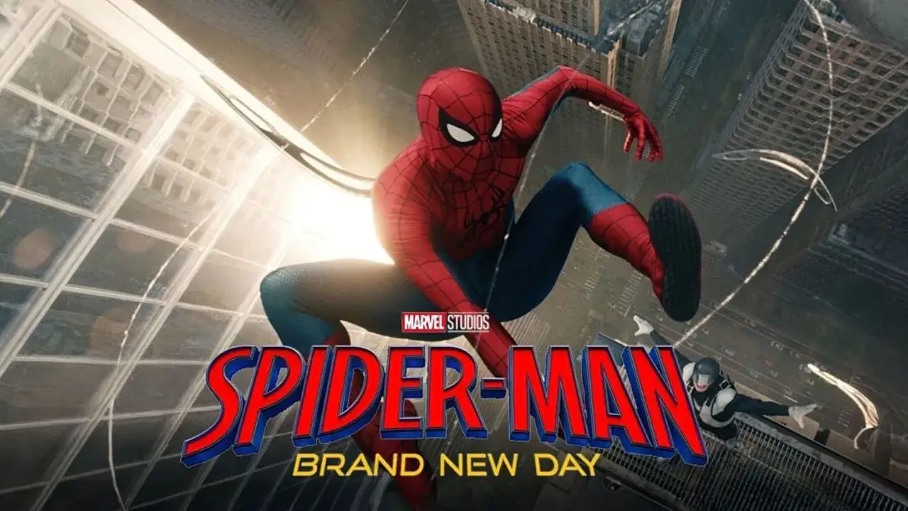 Spider-Man en plein vol, prêt pour un nouveau marvel. Un autre personnage en costume blanc le suit.