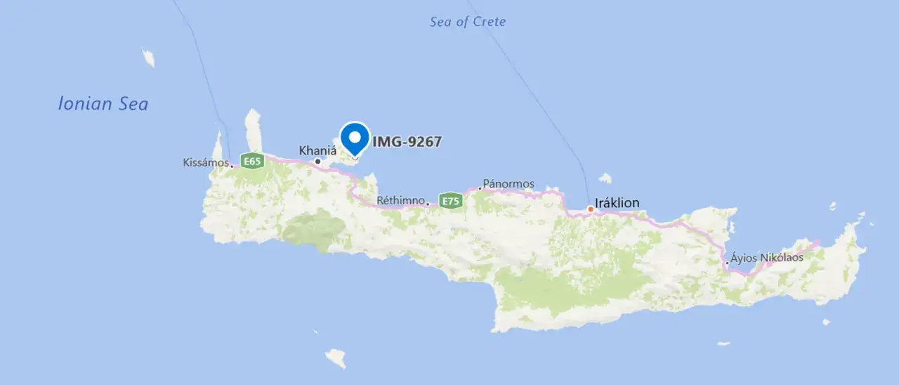 Mapa Krety z zaznaczonymi miastami: Chania, Rethymno, Heraklion. Zastanawiasz się, ile się leci na Kretę?