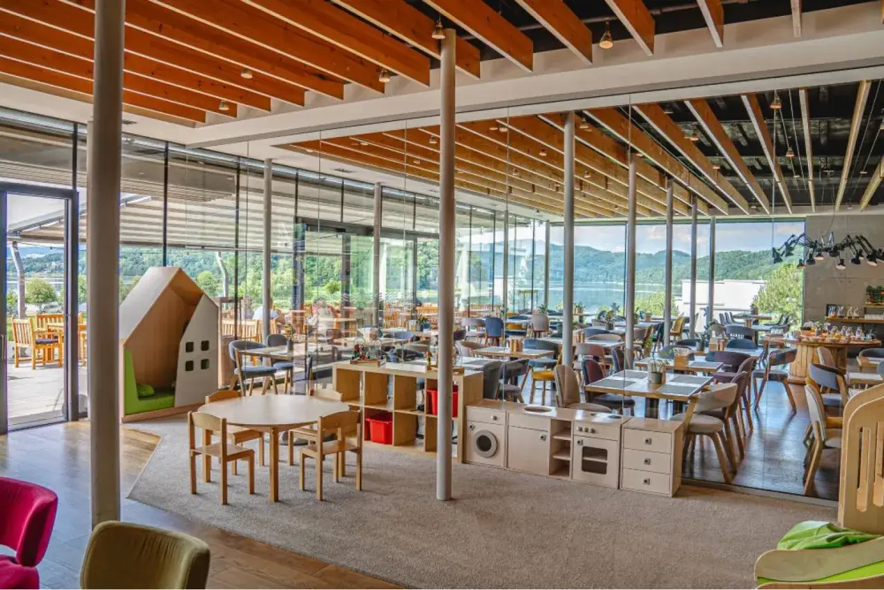 Restauracja Ustroń dla dzieci kącik zabaw