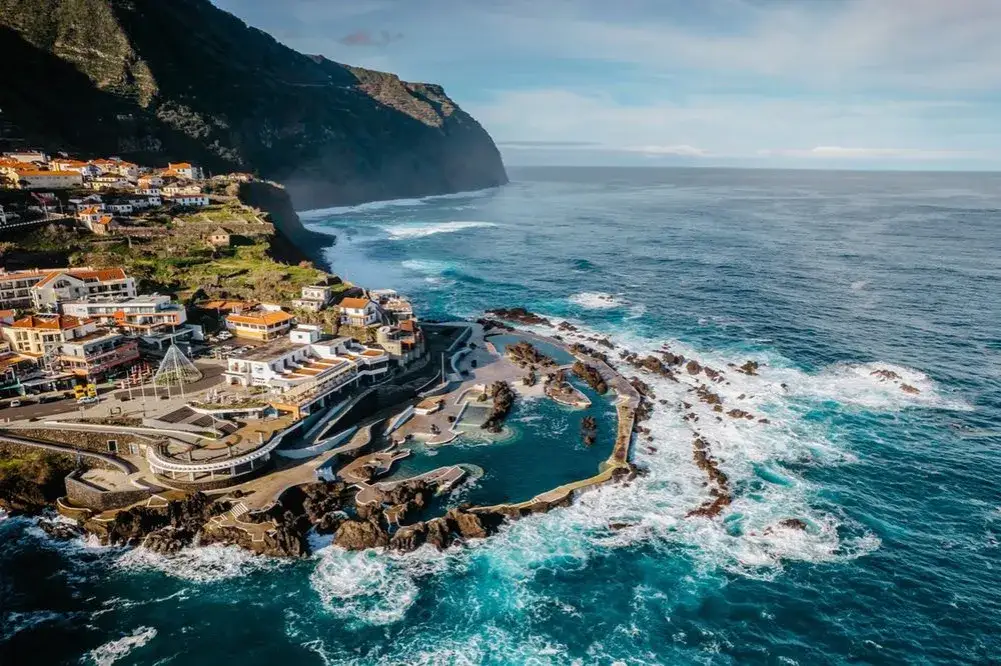 Baseny wulkaniczne Porto Moniz