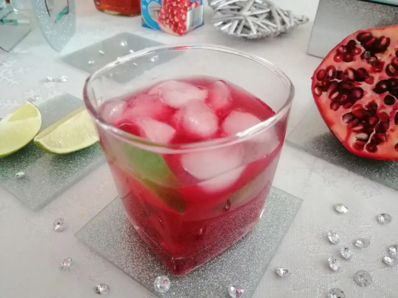Koktajle alkoholowe z granatem