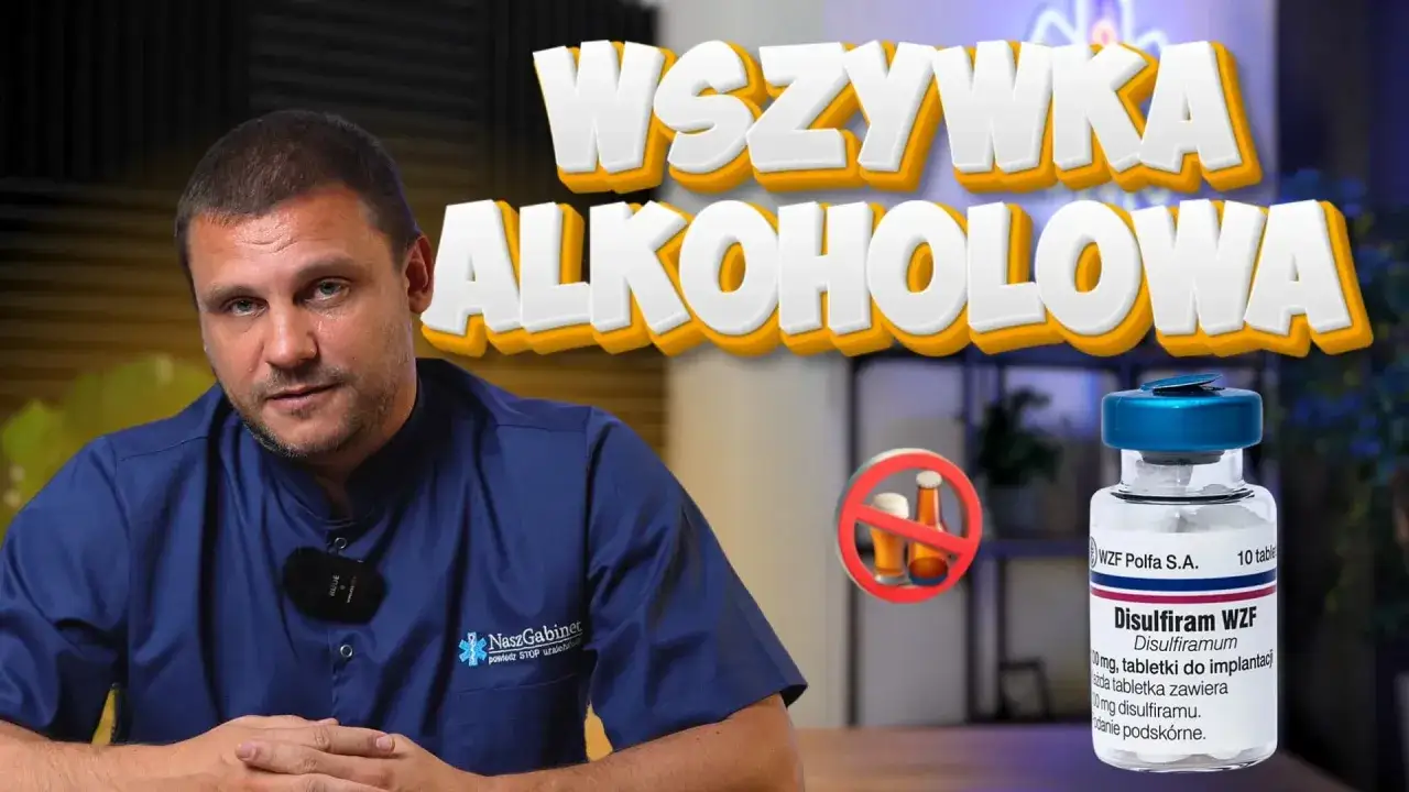 Mężczyzna w kitlu omawia wszywkę alkoholową. Na zdjęciu widać buteleczkę Disulfiramu i symbol zakazu spożywania alkoholu.