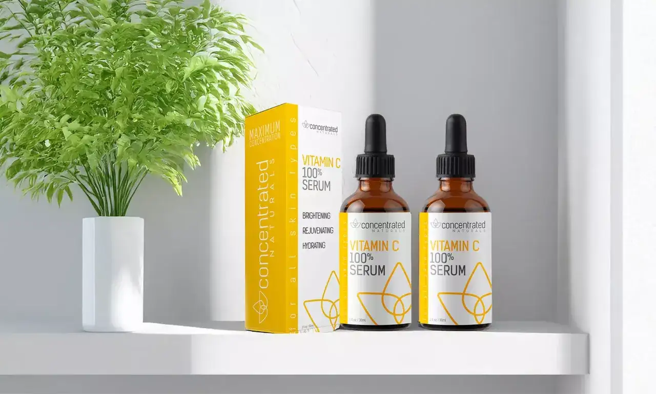 Dos frascos de s&eacute;rum de Vitamina C 100% de Concentrated Naturals, ideales para potenciar los vitamina c beneficios piel.