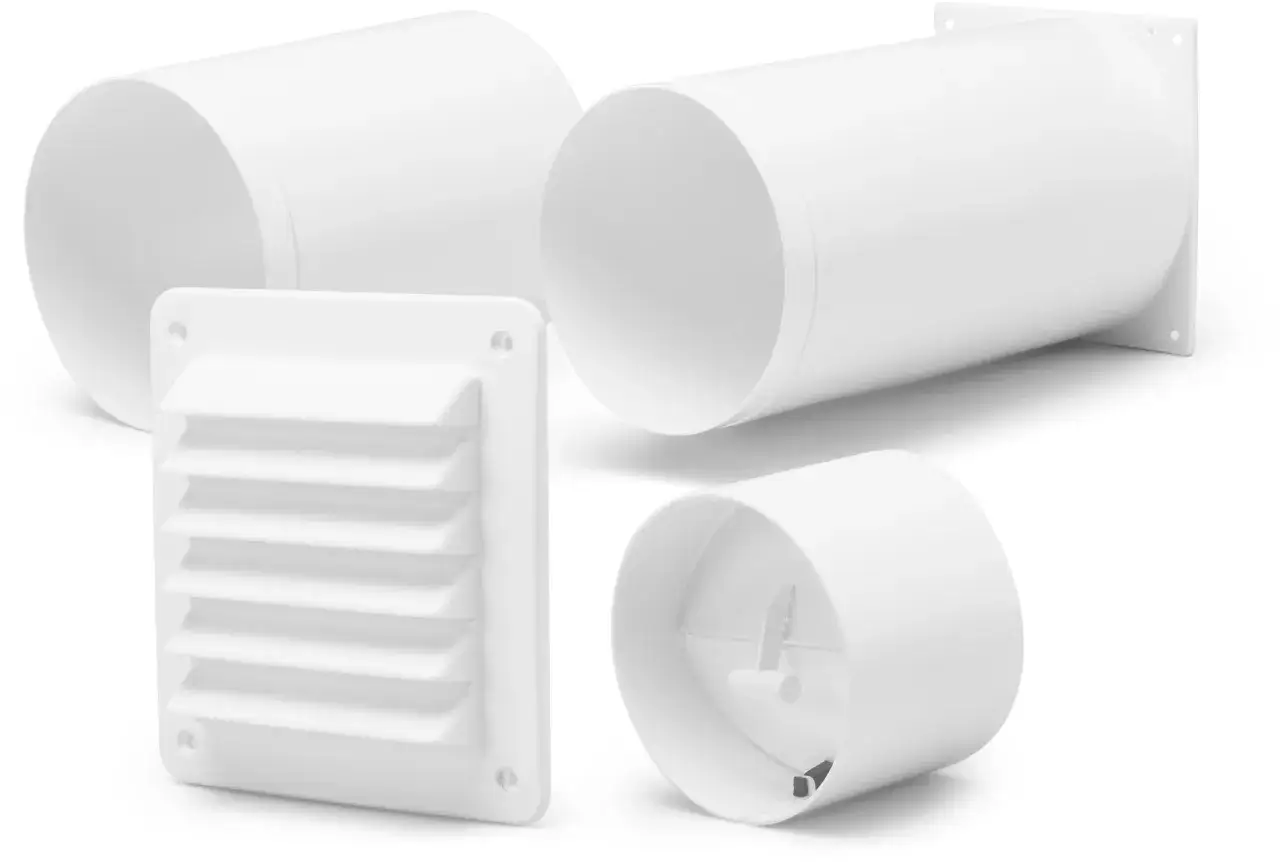 Vita ventilationskomponenter, inklusive en väggstos med galler, isolerade mot vit bakgrund.