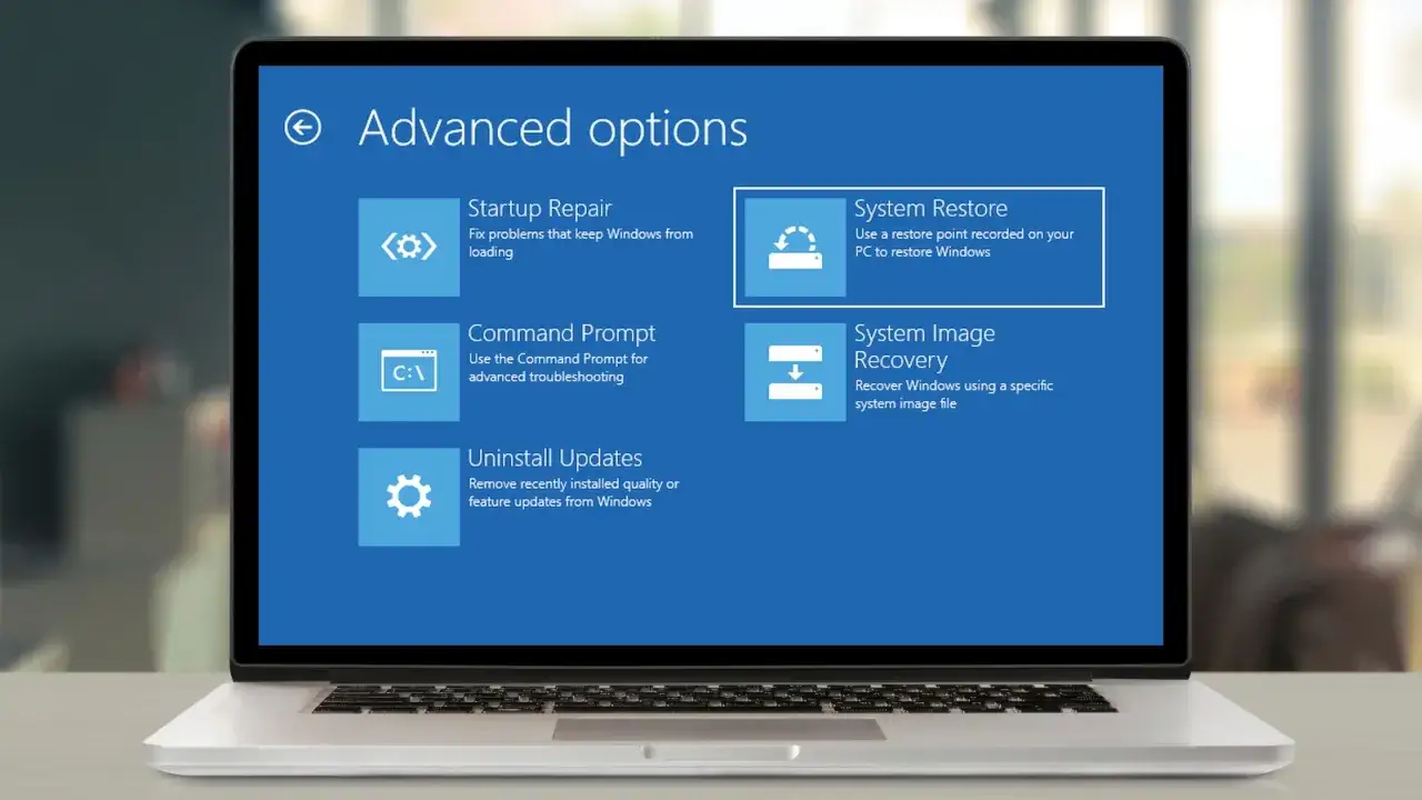 Ekran zaawansowanych opcji Windows 10, gdzie można wybrać przywracanie systemu Windows.