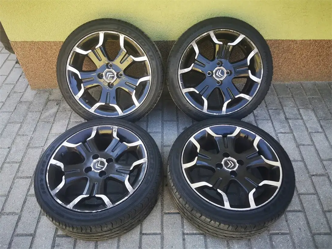 Citroen C5 III z r&oacute;żnymi felgami