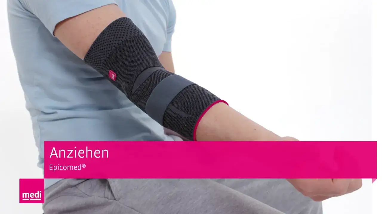 Person zieht eine epi train Bandage an. Die Bandage st&uuml;tzt den Ellenbogen und ist mit Klettverschl&uuml;ssen verstellbar.