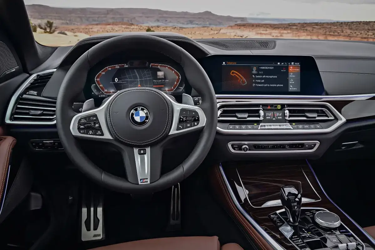 Wnętrze BMW X4 G02 iDrive 7